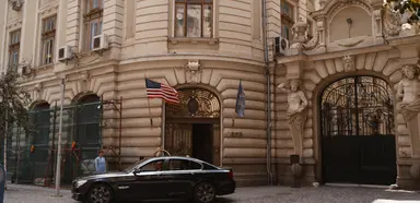 '존 윅' 루비 로즈×'레옹' 장 르노 만남 '도어맨' 3월 개봉 - 노컷뉴스