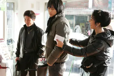 <사진-0> 영화 '우리들의 행복한 시간' 남주인공 강동원 : 네이트 뉴스