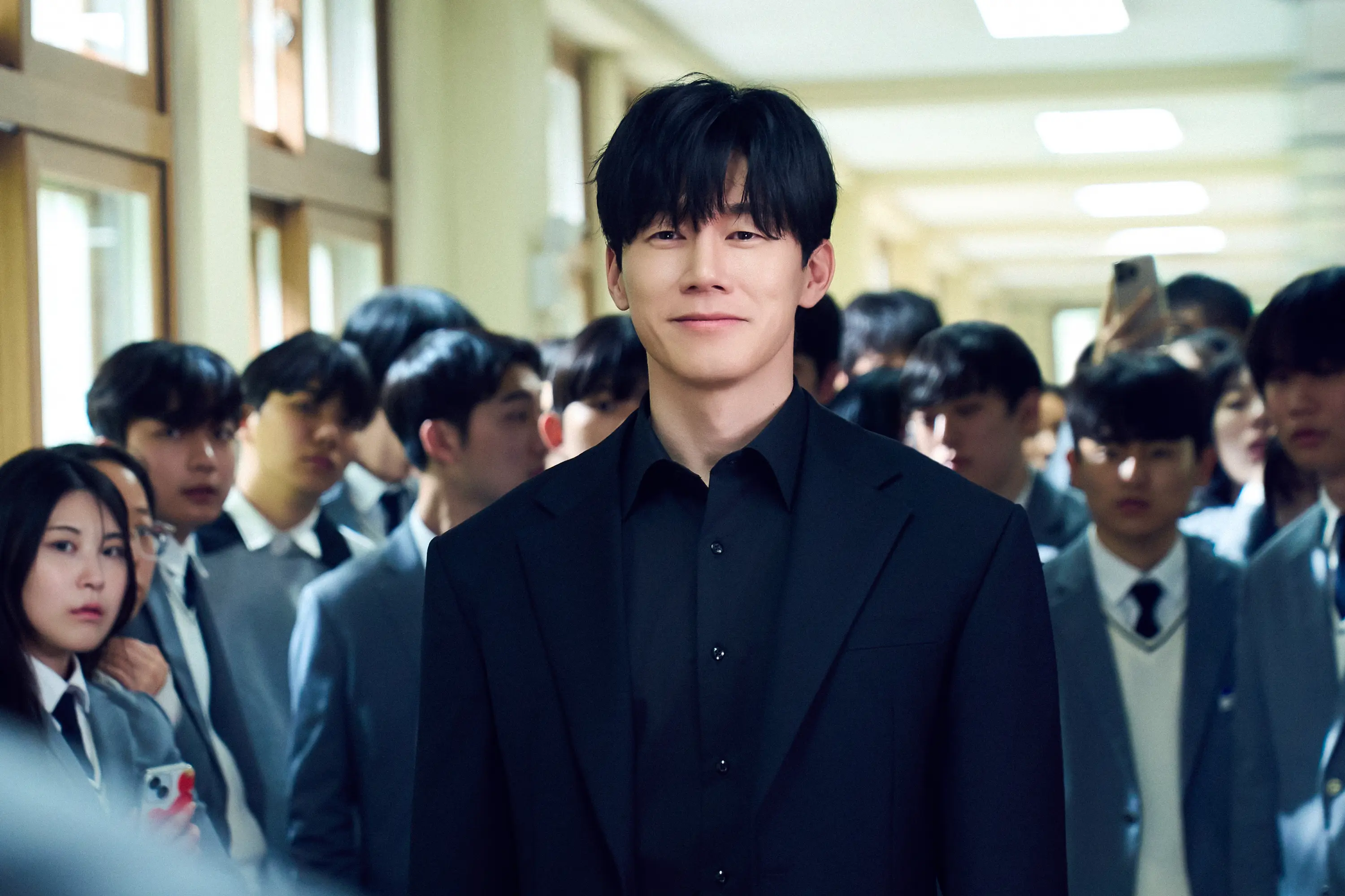 참교육 1화 줄거리-교권보호국 감독관 나화진 등장