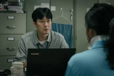 라미란이 고개를 들었다…'동료시민' 아닌 '시민 덕희'
