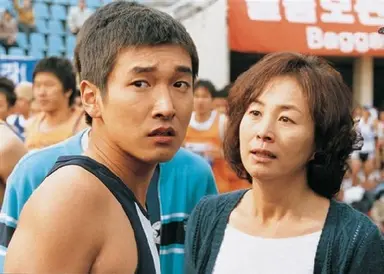 조승우-강혜정 커플, 나란히 '말아톤' 관람 : 네이트 뉴스