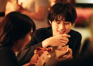 이럴 줄 몰랐는데...15년 전 젊은 남편과 사랑에 빠진 중년 아내 | 중앙일보