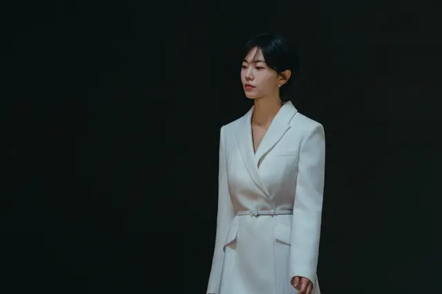 결혼의 완성 3화 3회 줄거리 리뷰 : 신유동으로 향한 강태주, 모래시계 앞의 고세윤