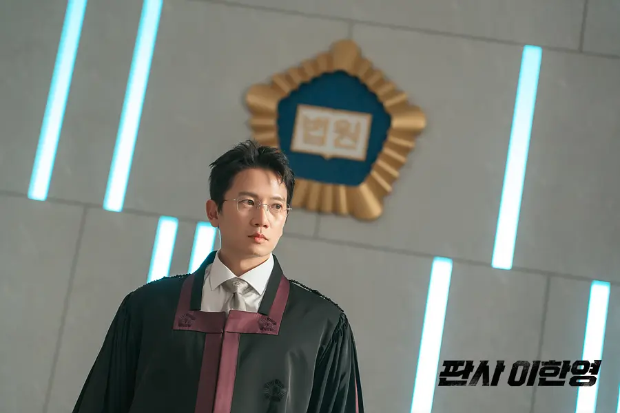 판사 이한영 2회 줄거리 2화 - 10년 전으로 회귀한 한영 사이다 복수극 연쇄살인마 검거