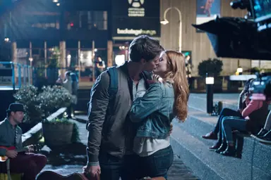 '미드나잇 선' 벨라 손, 건강미 넘치는 비키니 자태 : 네이트 연예