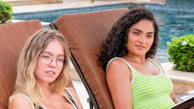 블랙핑크 리사, 美 드라마 '화이트 로투스'로 배우 데뷔…제니 이어 두 ...