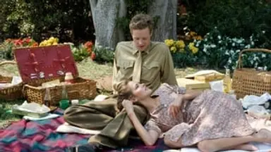 톰 행크스-스필버그, 美日 2차대전 미니 만든다 : 네이트 연예