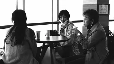'소설가의 영화' 이혜영·김민희, 홍상수 세계 속의 편안함 [엑's 리뷰 ...