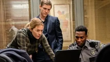 [비즈X웨이브 리뷰] 역대급 HBO 미드 '메어 오브 이스트타운', 케이트 ...