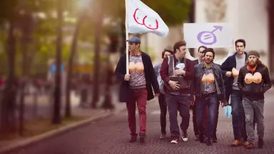 영화 '거꾸로 가는 남자', 男女 성 역할이 바뀐 세계…넷플릭스 공개 ...