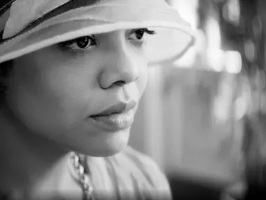 백인으로 분장한 흑인…이 비극은 누구의 잘못일까 : 네이트 연예