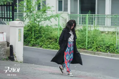 '구경이' 세상에 없던 이영애 | 중앙일보