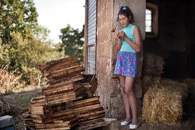 [오늘 뭘 볼까] 시골 소녀의 마법 같은 여름, 영화 '더 원더스'