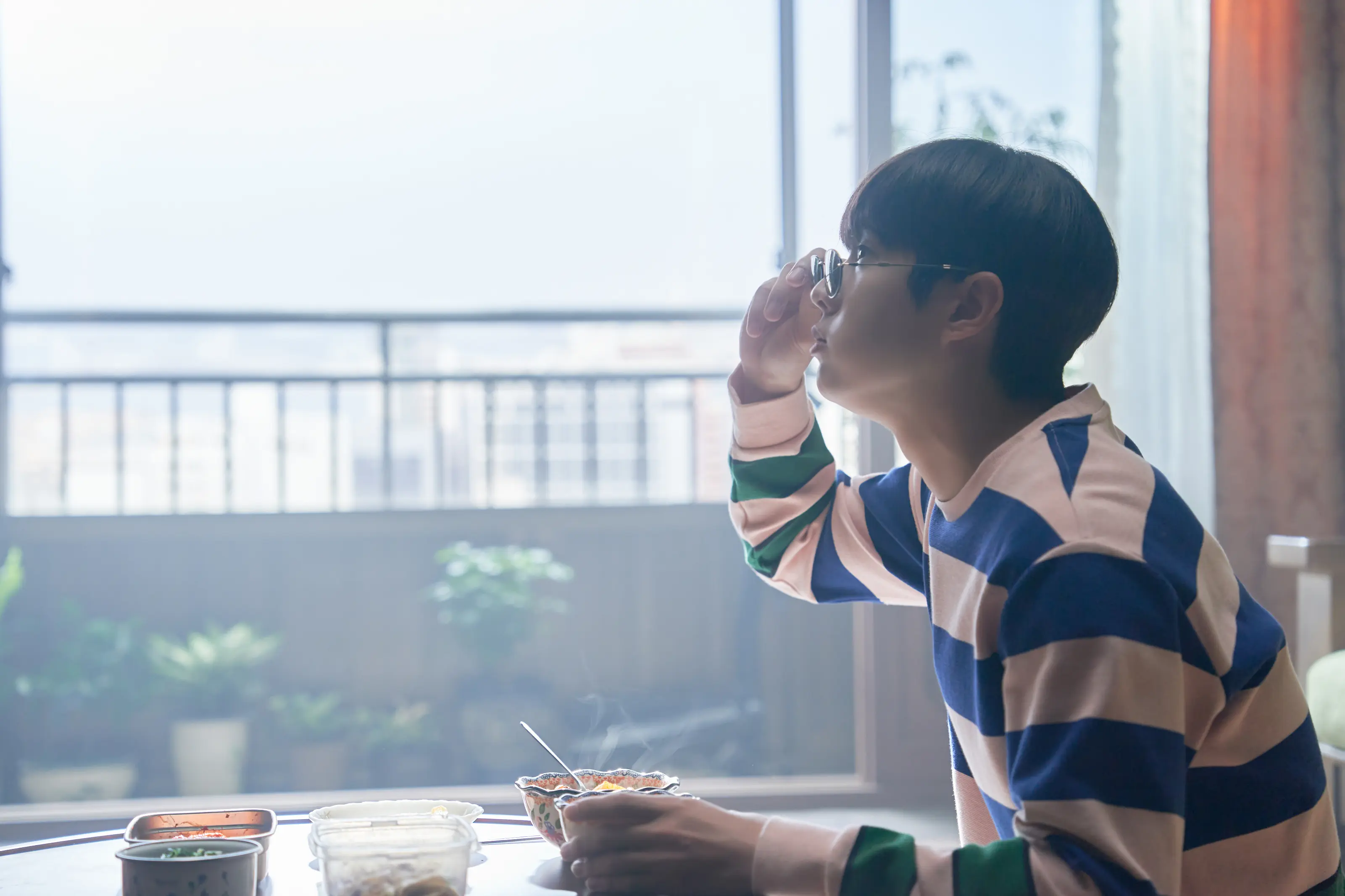 영화 <넘버원> 후기 리뷰 정보 출연진 평점 관람평 포토 쿠키 제작비 손익분기점 원작소설