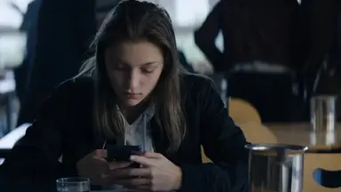 [비즈X왓챠플레이] '스캄 프랑스', 비주얼로 입문해 공감으로 끝나다 ...